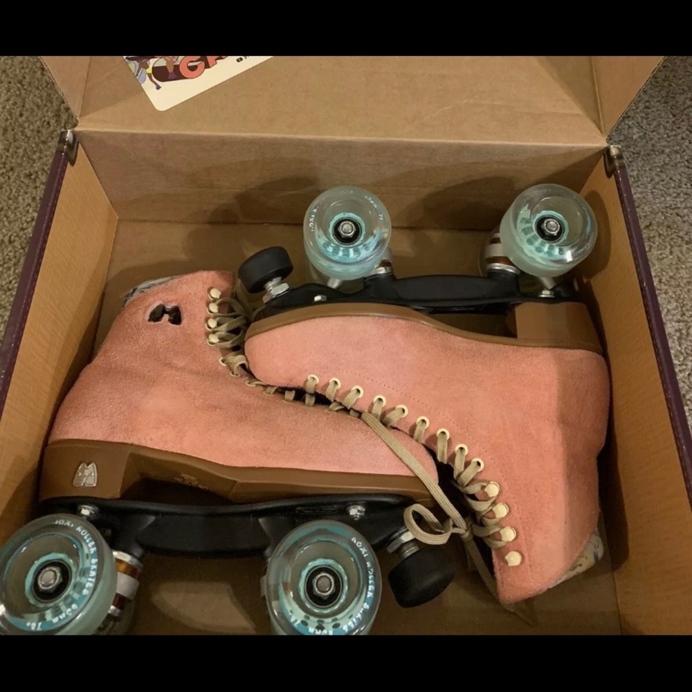 Moxi lolly skates size 7 strawberry